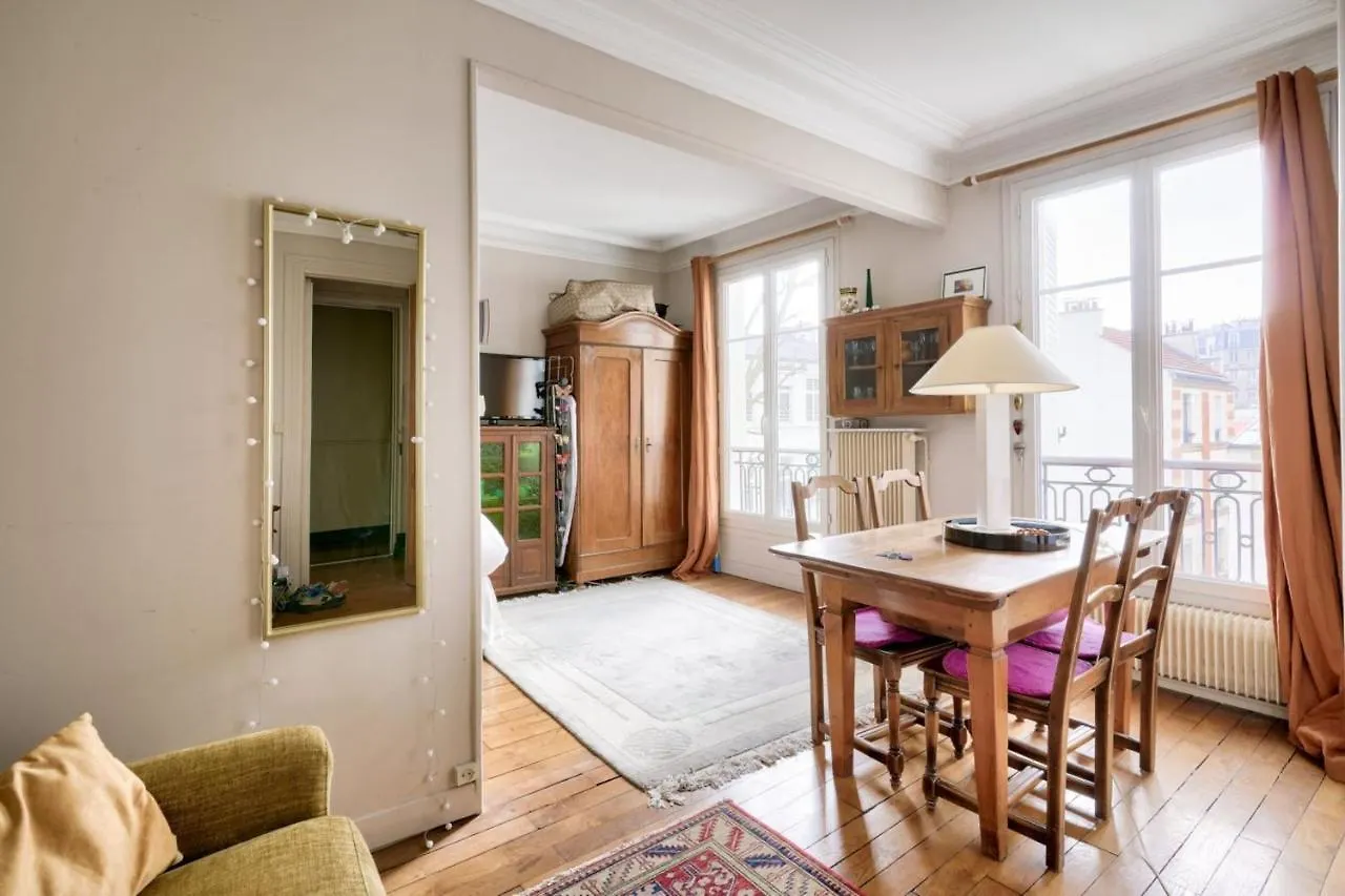 Apartment For 2 People - Paris 18