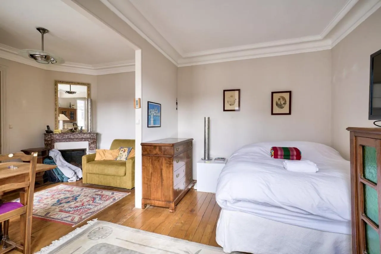 Apartment For 2 People - Paris 18